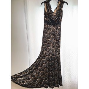 BETSY & ADAM Maxi dress